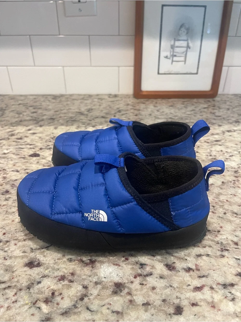 The North Face Kids size 2 THERMOBALL Traction Mules Slippers Blue Black Winter